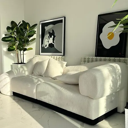 Hotel Kimmiy Garni Attic Near Airport Belgrad