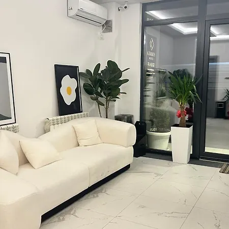 Hotel Kimmiy Garni Attic Near Airport