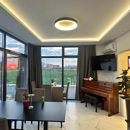 Kimmiy Garni Attic Near Airport 3* Belgrado