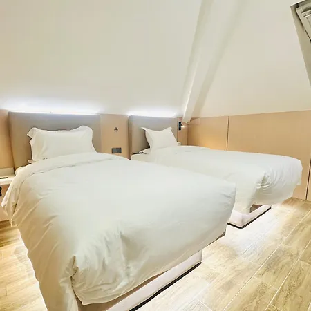 Kimmiy Garni Attic Near Airport