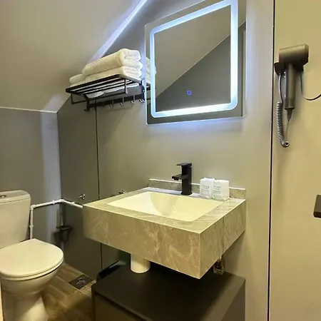 Kimmiy Garni Attic Near Airport 3*