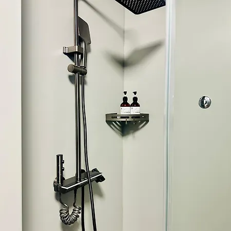 Kimmiy Garni Attic Near Airport Hotel Belgrado