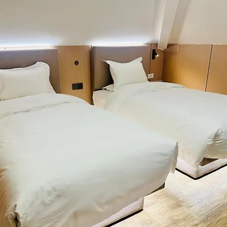 Kimmiy Garni Attic Near Airport Hotel 3*